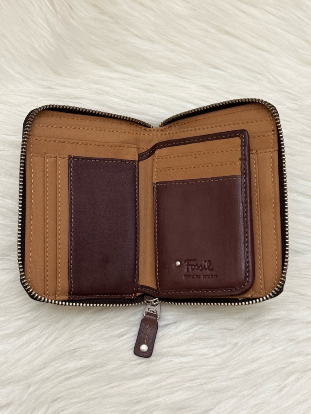 FOSSIL - BROWN TAN SOFT LEATHER COMPACT ZIP AROUND WALLET - Picture 8 of 12